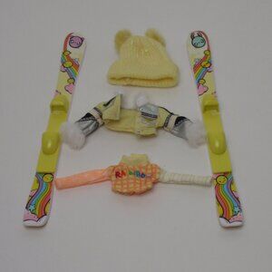 Rainbow High Winter Break Sunny Madison Skis, Hat, Coat and Top Only